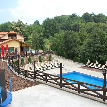 Valdi Hill 3*