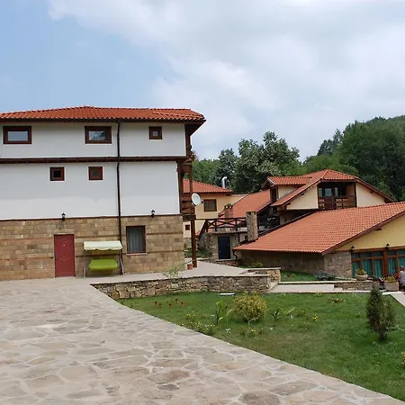 Valdi Hill Tryavna